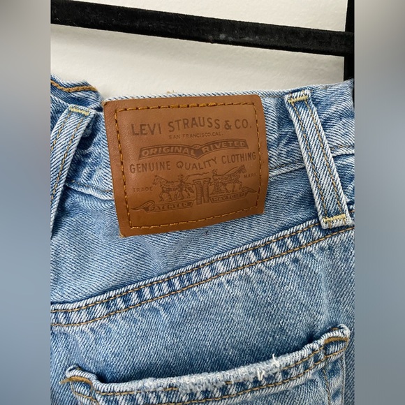 Levis Blue denim Jeans with rips - Picture 3 of 3